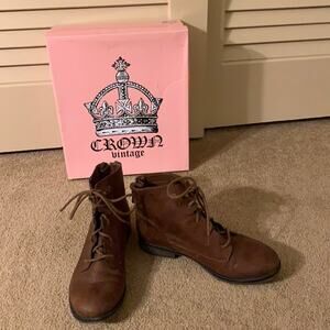 Crown Vintage brown lace up‎ boots
